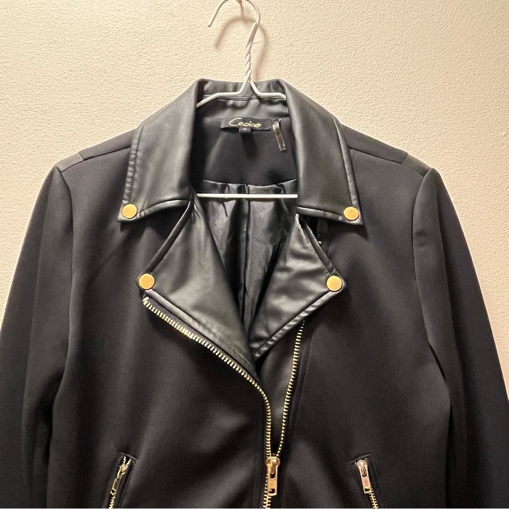 Cecico Edgy Chic Urban-Core Jacket, Sz Med, Black with Gold and Faux Fur Details - Picture 4 of 6